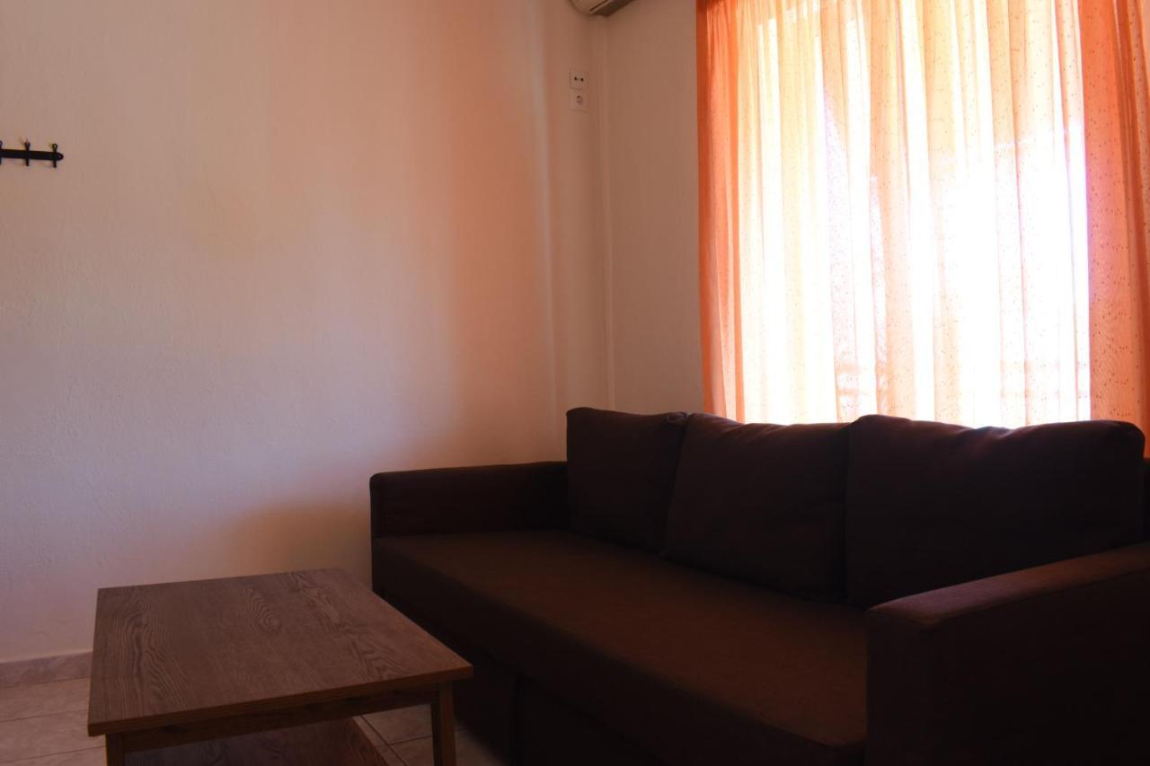 Hotel Lefkes Paralía Skotínis Bagian luar foto