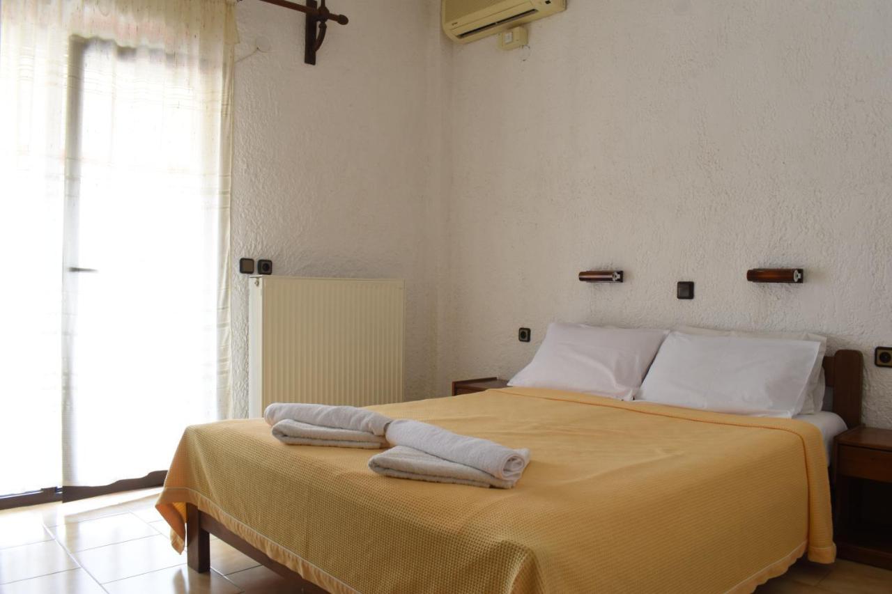 Hotel Lefkes Paralía Skotínis Bagian luar foto