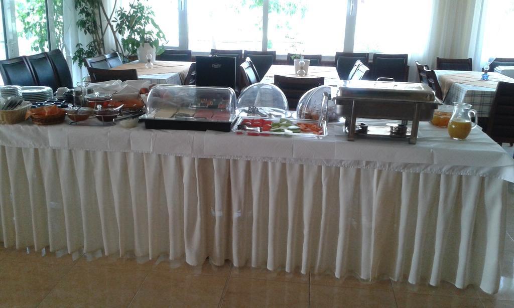 Hotel Lefkes Paralía Skotínis Bagian luar foto
