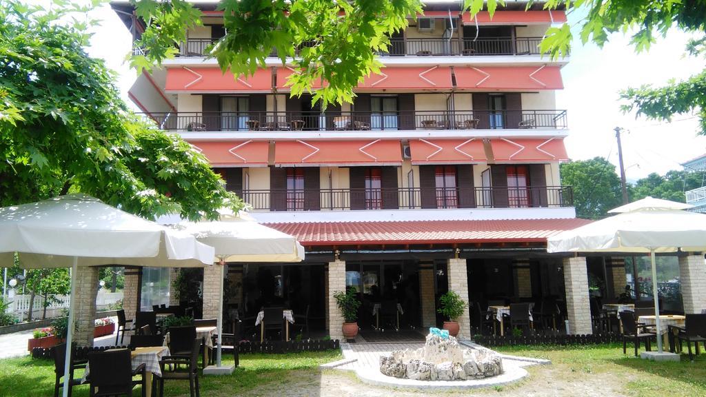 Hotel Lefkes Paralía Skotínis Bagian luar foto
